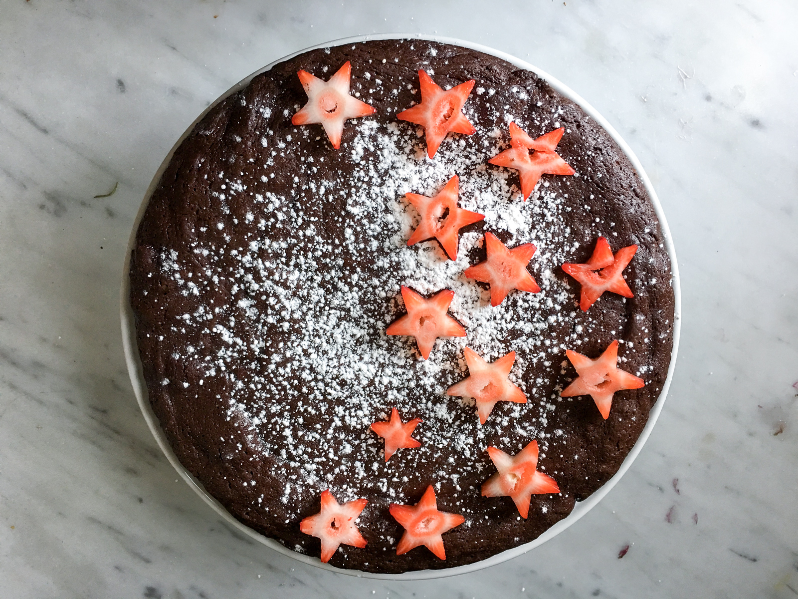 5 Ingredient 1 Bowl Flourless Chocolate Cake - Whisked Away